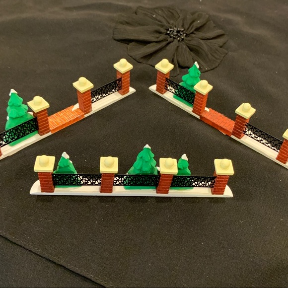 Dept 56, Heritage Village Fences, EUC - Picture 4 of 8